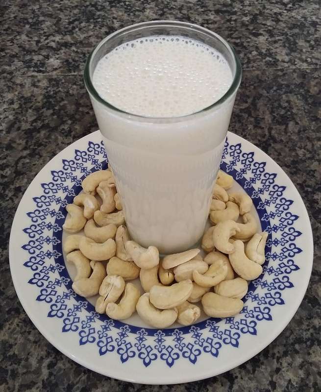 Cashew Milk (Silk), per 100g